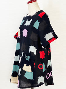 Button Neck Pullover - Colorful Cats Print - Black