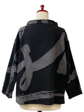 Collared Tuck Pullover - Calligraphy Print - Black