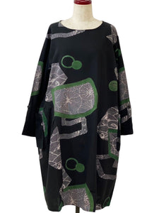 Pocket Panel Dress - Asian View Print - Black