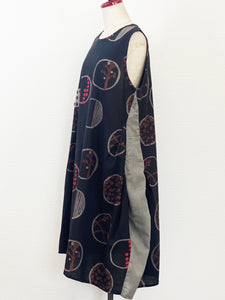 Button Patch Sleeveless Dress - Nature Bubble Print - Black
