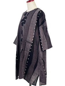 Gathered Sleeve Tunic - Wavy Batik Pattern Print - Black