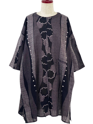 Gathered Sleeve Tunic - Wavy Batik Pattern Print - Black