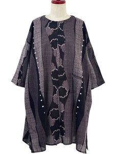 Gathered Sleeve Tunic - Wavy Batik Pattern Print - Black