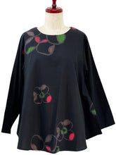 Simple Pullover - Winter Flower Print - Black