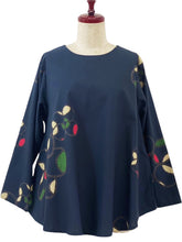 Simple Pullover - Winter Flower Print - Dark Blue