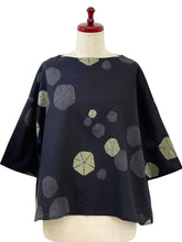 Back Button Pullover - Morning Glory Stamps Print - Black