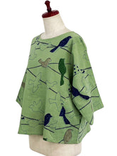 Crop Pullover - Perched Print - Green