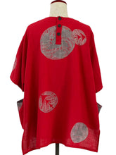 Hi-Lo Pocket Pullover - Fern Circle Print - Red