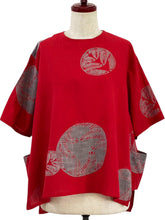 Hi-Lo Pocket Pullover - Fern Circle Print - Red