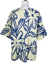 Side Slit Blouse - Natural Color - Daisy Paint Print - Azure Blue