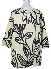Button Top - Natural Color - Daisy Paint Print - Black