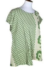 T-Top - Natural Color - Flower Dot Print - Basil Green