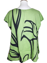 T-Top - Lily Print - Lime