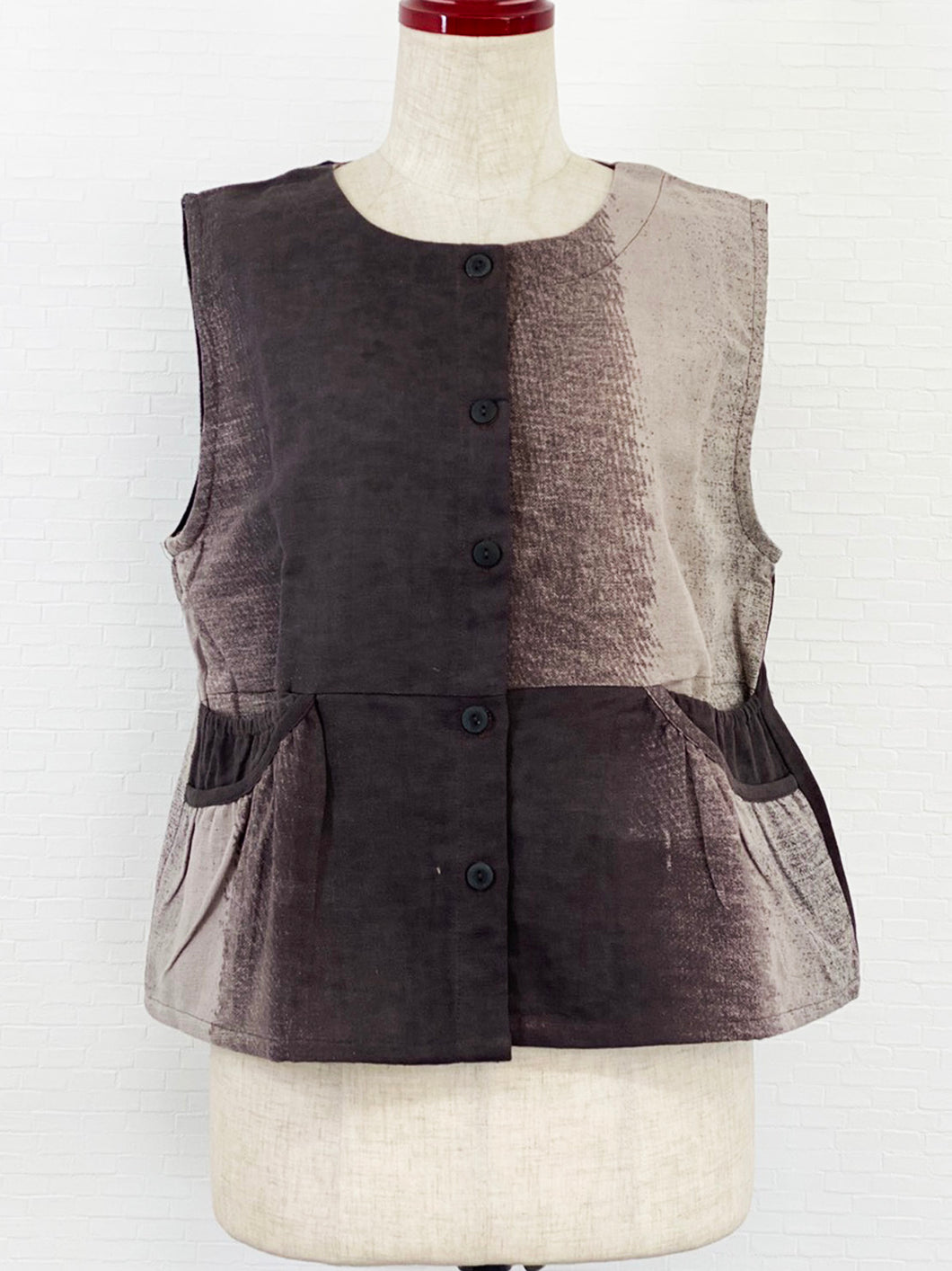 Tuck Crop Vest - Gradient Stripe Print - Black
