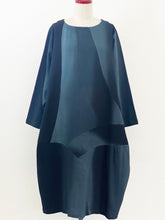 Panel Tuck Dress - Gradient Wave Print - Black